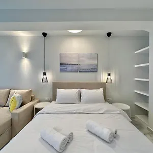 https://kono-studios-suites.hotelschalkidiki.net