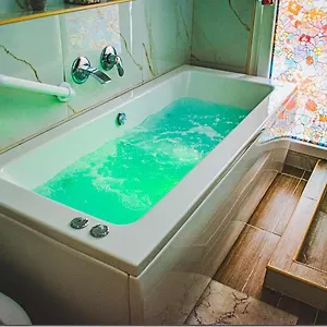 Διαμέρισμα Kassandrou Hot Tub-jakuzzi - 2 Bedrooms - Big Balcony - Center, Θεσσαλονίκη